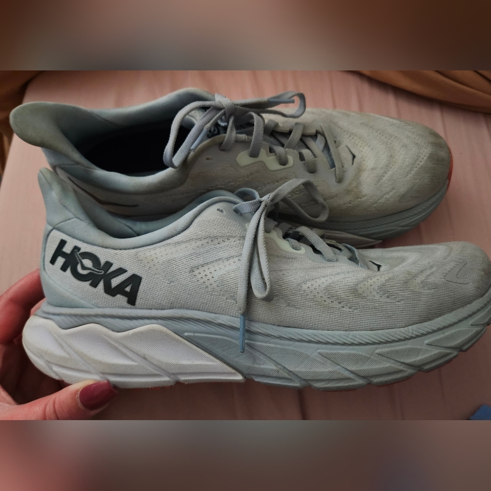 Women's Hoka Arahi 6 size 10B